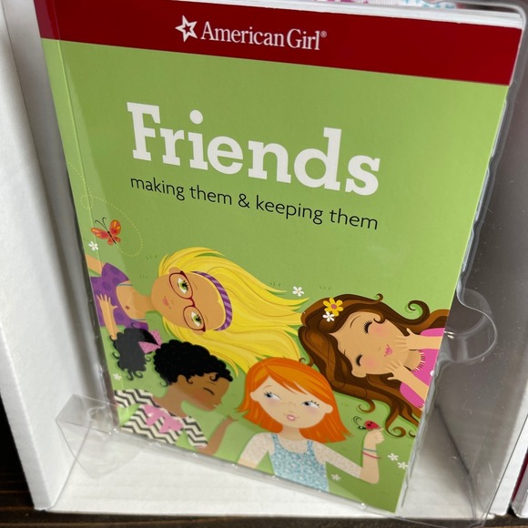 American Girl Truly Me #85 18" Doll With Dark Curly Hair and Brown Eyes W/Book - Picture 9 of 13